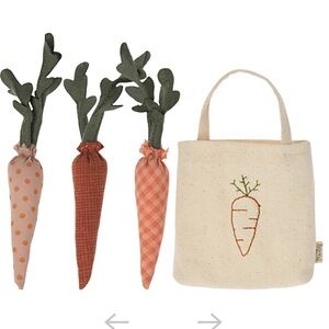 BNIB Maileg Sweet Carrots in Embroidered Fabric Shopping Tote! 🥕